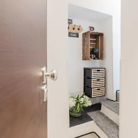 Apartment P Terrace - View By Rent Laglio